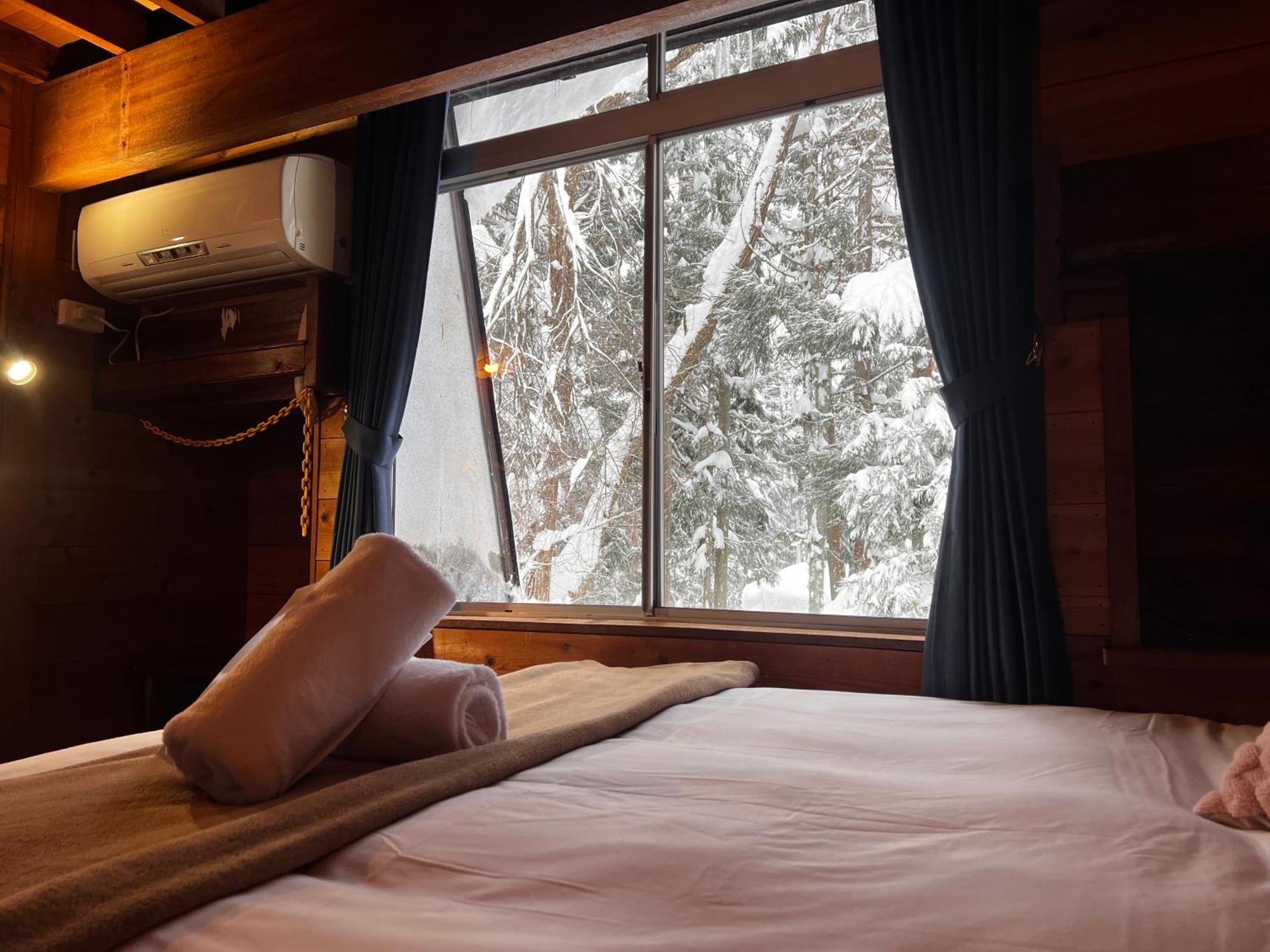 Hotel Sneaky Peaks Hakuba Exterior foto